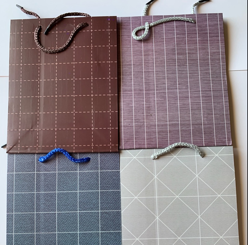 纸制礼品袋18*23*8