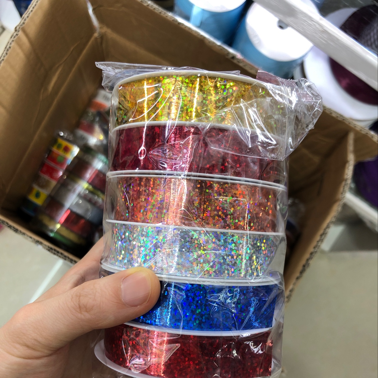 1.5 cm
Self-adhesive, decorative ribbon thumbnail