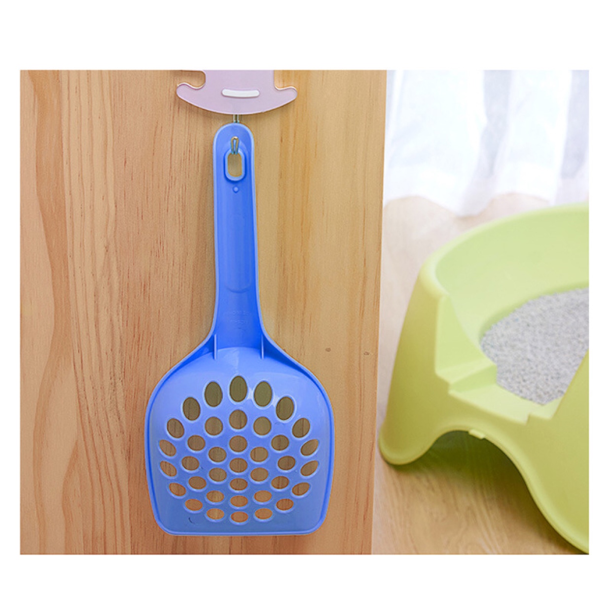 Pet cleaning products manufacturers direct sales round hole large candy color cat litter plastic hollow-out cat litter cat poop shovel Application Scenario
