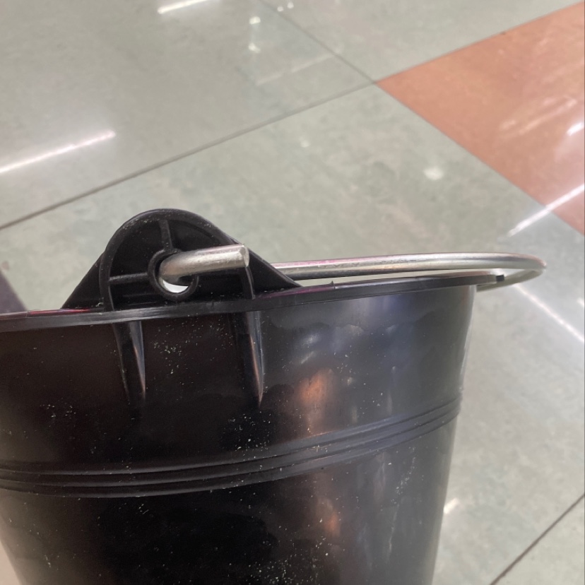 Application example of plastic bucket in kitchen and warehouse