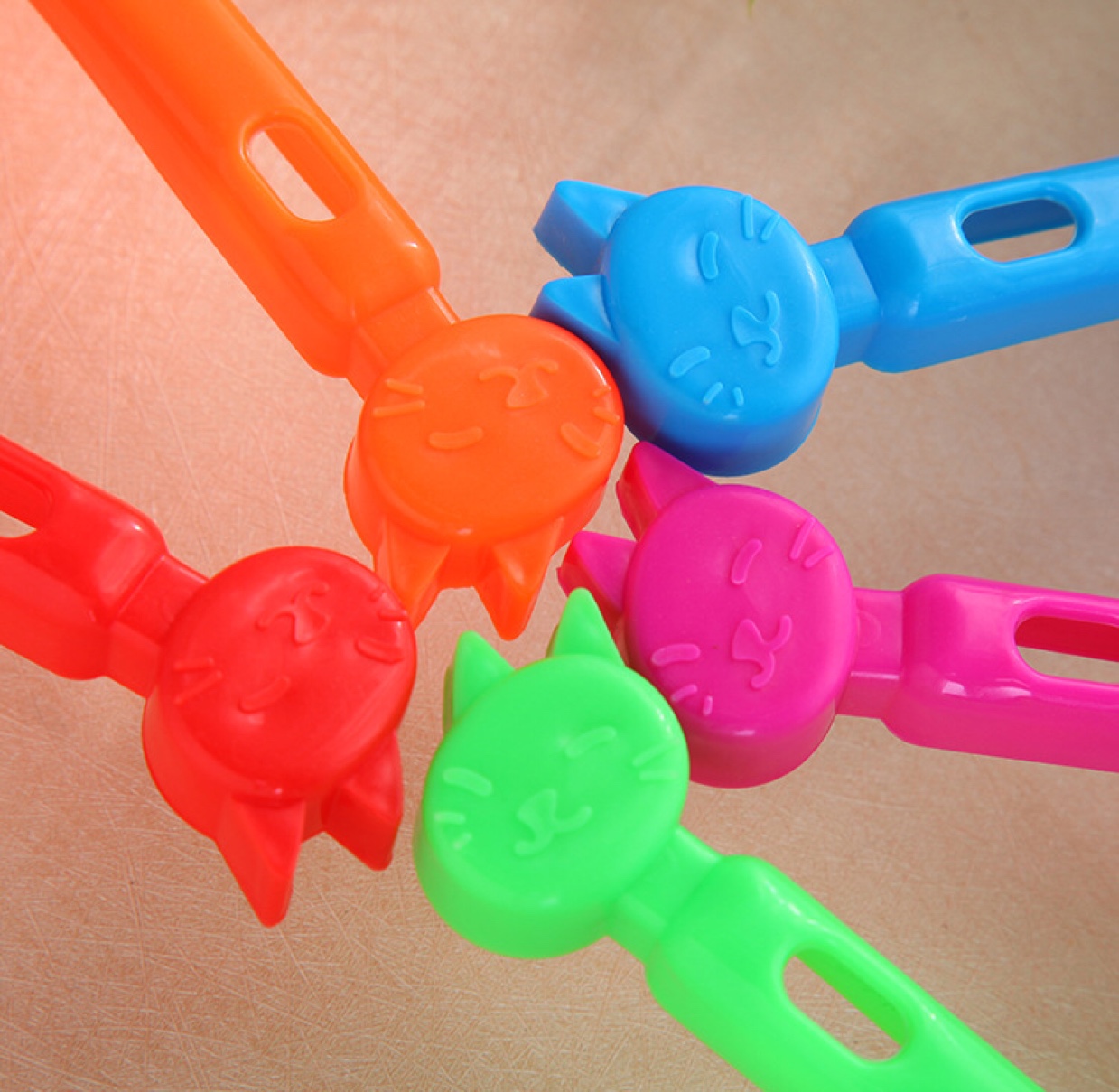 Pet supplies Pet supplies Candy color thickened litter scooper Hollow litter scooper Pet litter box cleaning supplies Pet supplies Wholesale activities products are self-pickup only Specification drawing