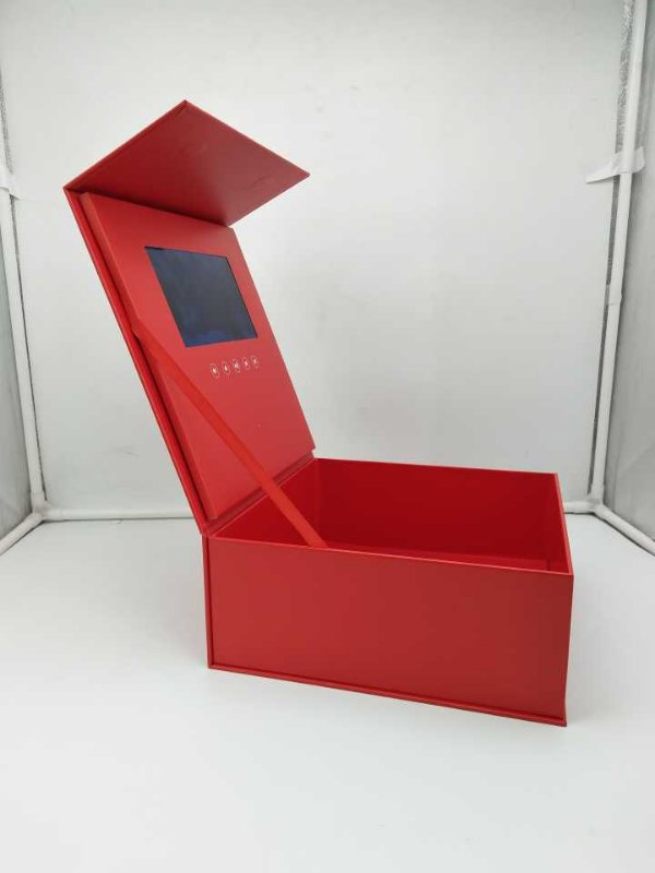 Tianxiang Craft Gift Box, a creative and popular online hit, features a square flip cover surprise video box packaging, making it an excellent gift choice Application Scenario