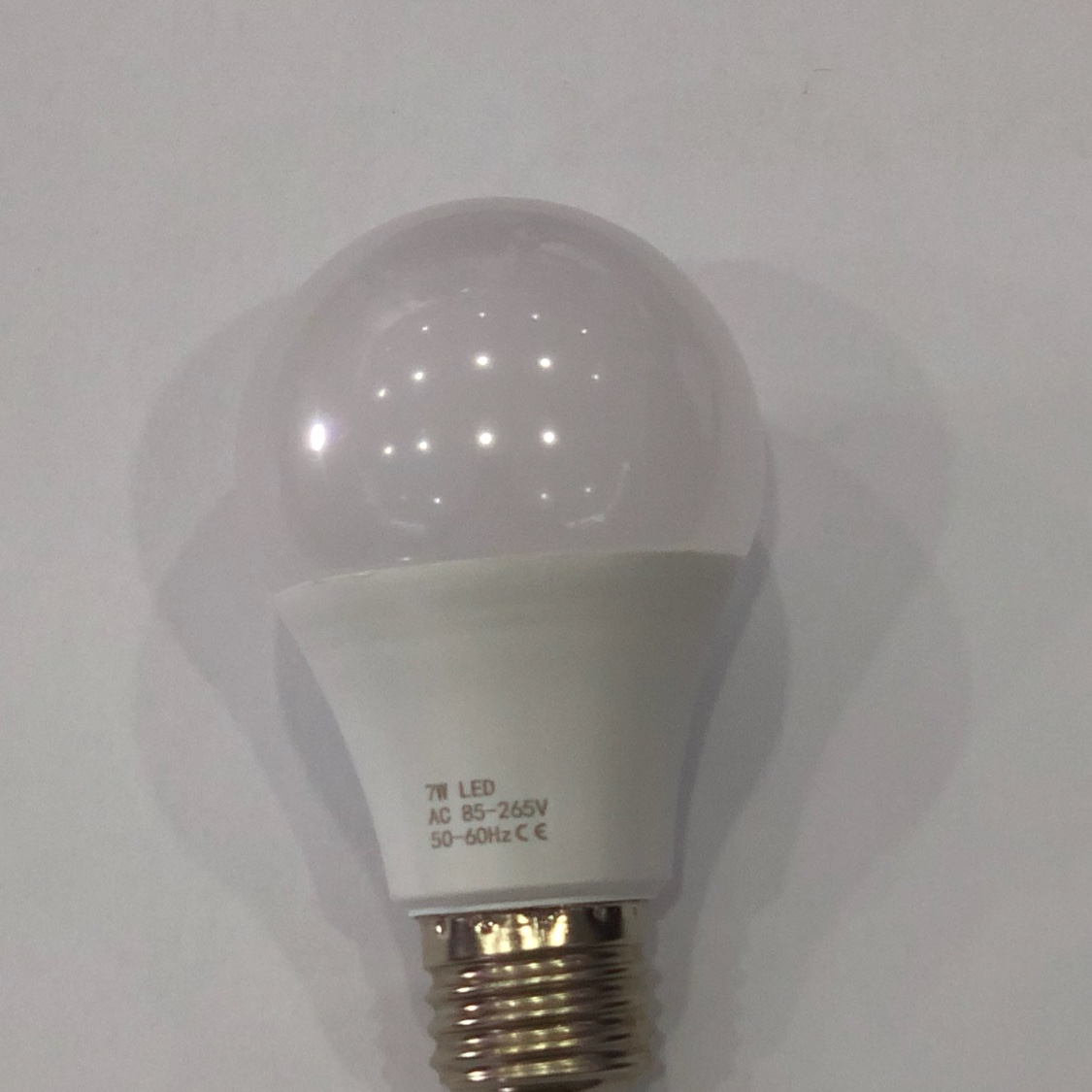 A60-110LED球泡灯7瓦