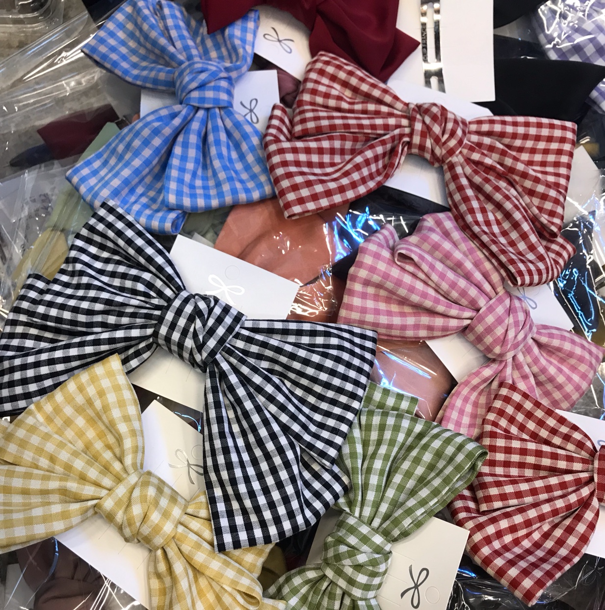 Lattice bowknot spring clip thumbnail
