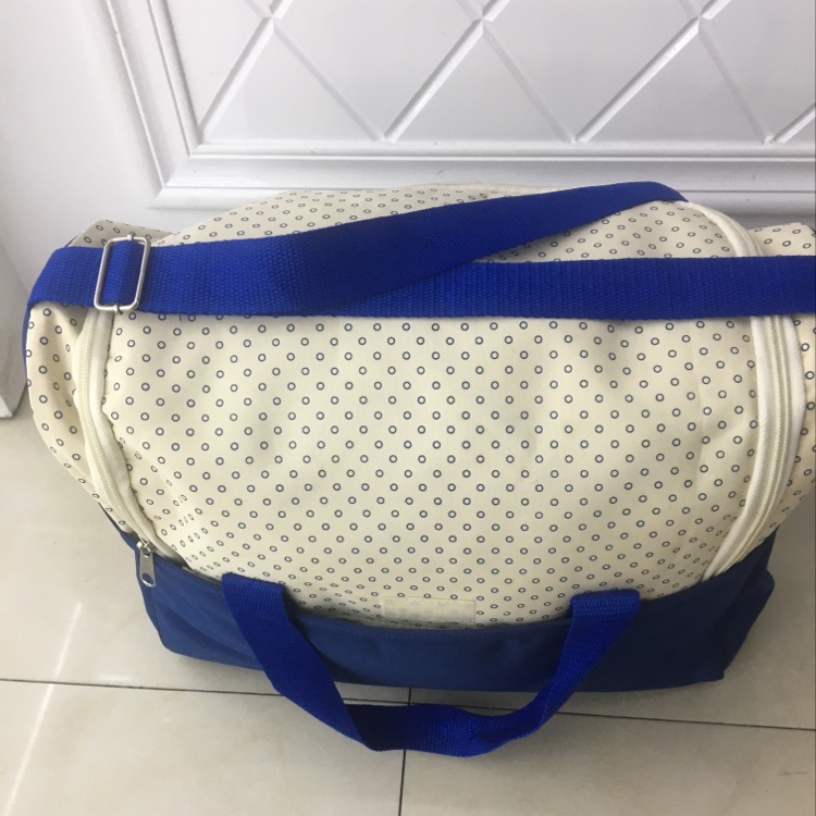 Multi-functional baby bag, mom bag, fashionable and elegant Application Scenario