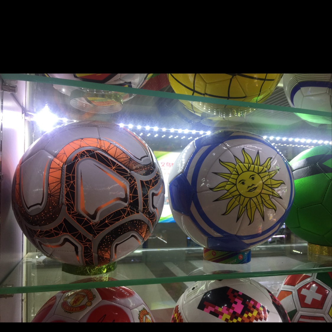 足球排球蓝球手缝球PVC球低到高档球都有价格面谈