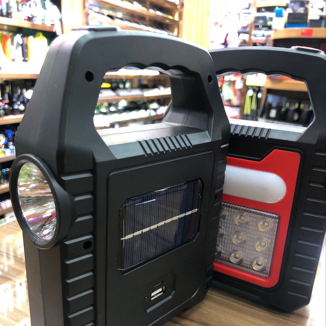 多功能照明工作灯白底实物图