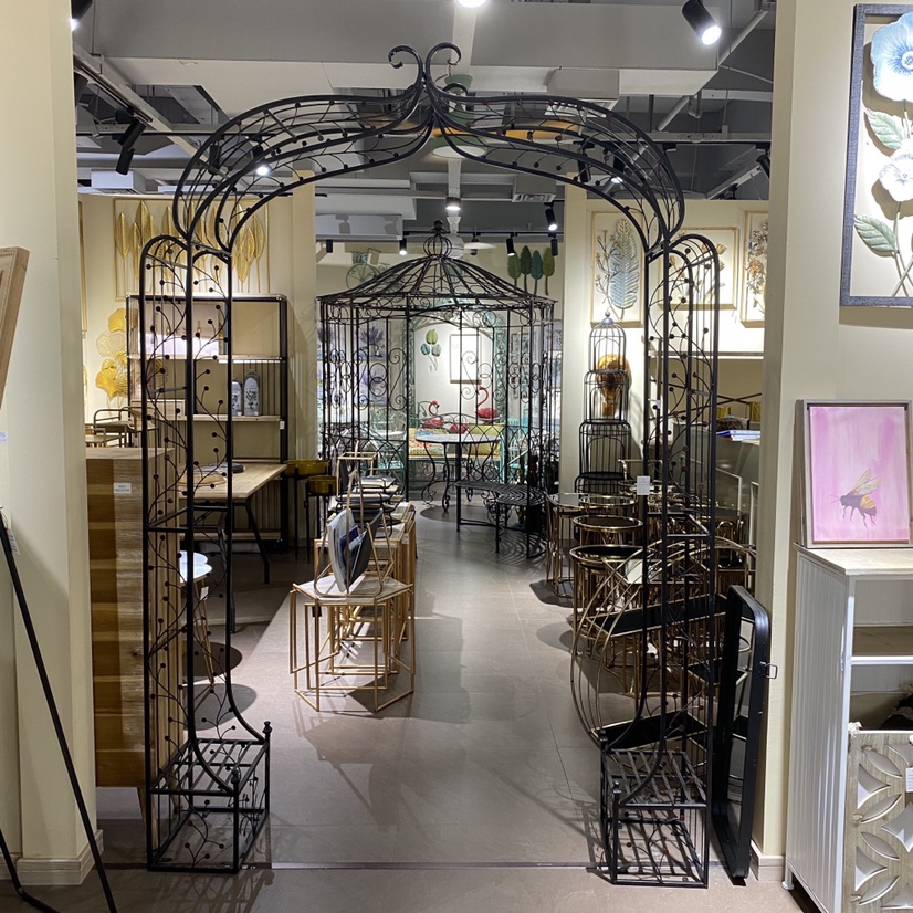 American country, retro ironwork arches, pergolas, garden courtyards, villas, outdoor green plants, climbing pergolas, gardening and sundries