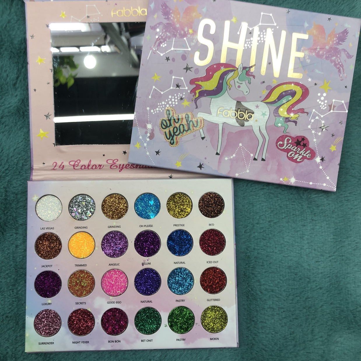 24 Color Sequin Eyeshadow Waterproof, Sweatproof And Non-Smudding Eye Makeup Specification drawing