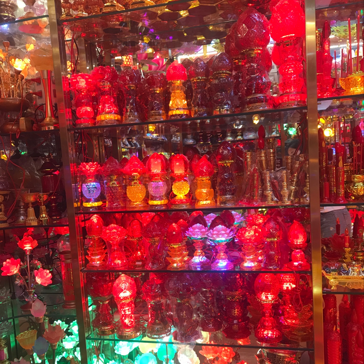 Jingfo Hall Buddhist Utensils and Lighting Factory describe pic - 5