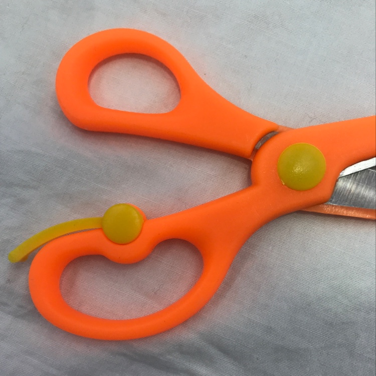 Student scissors Application Scenario