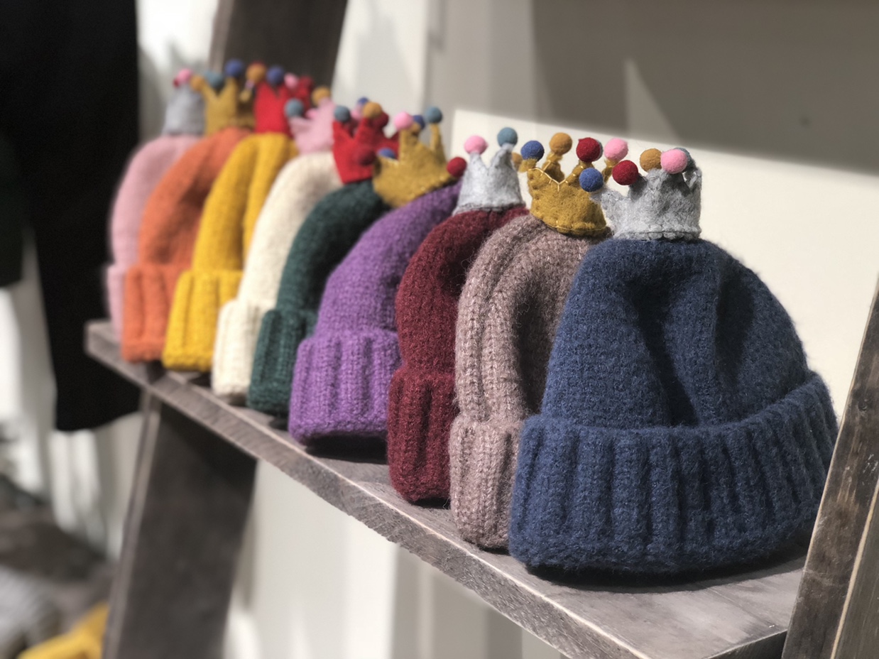 Crown knitted cap