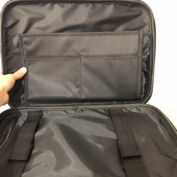 电脑包单背产品图