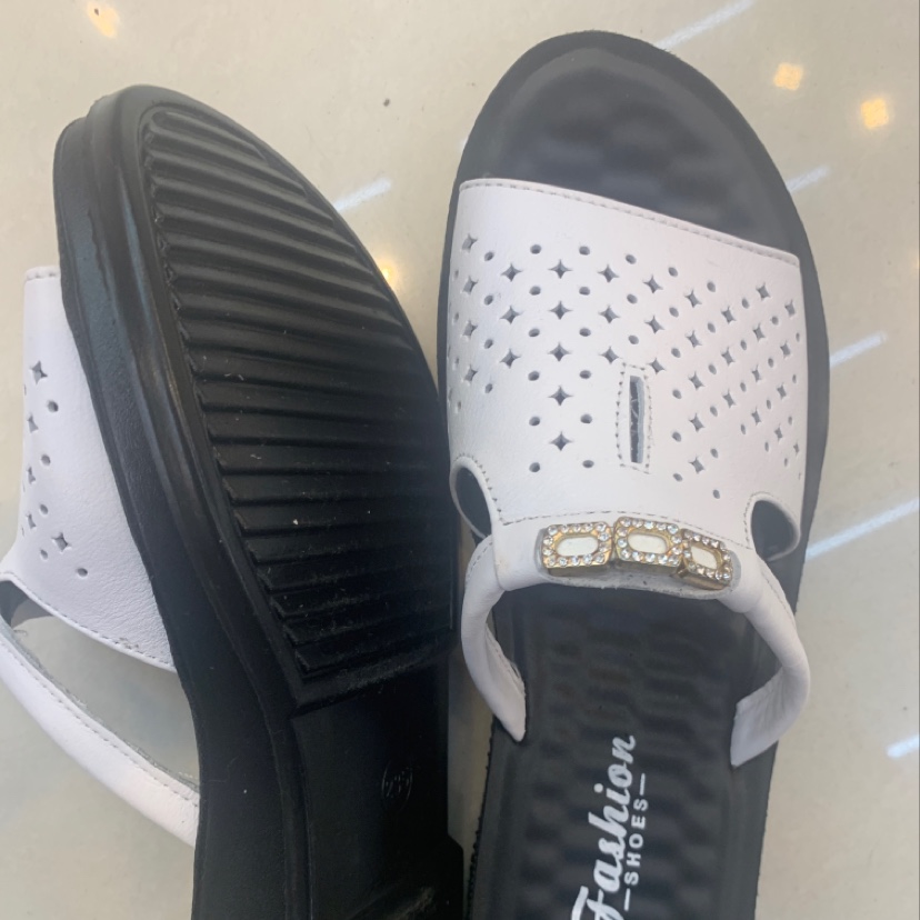 New summer slippers for women, fashionable and casual details Picture