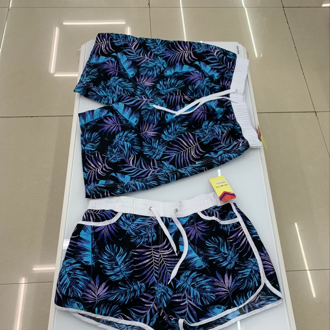 Maple Leaf Couple Set Application Scenario