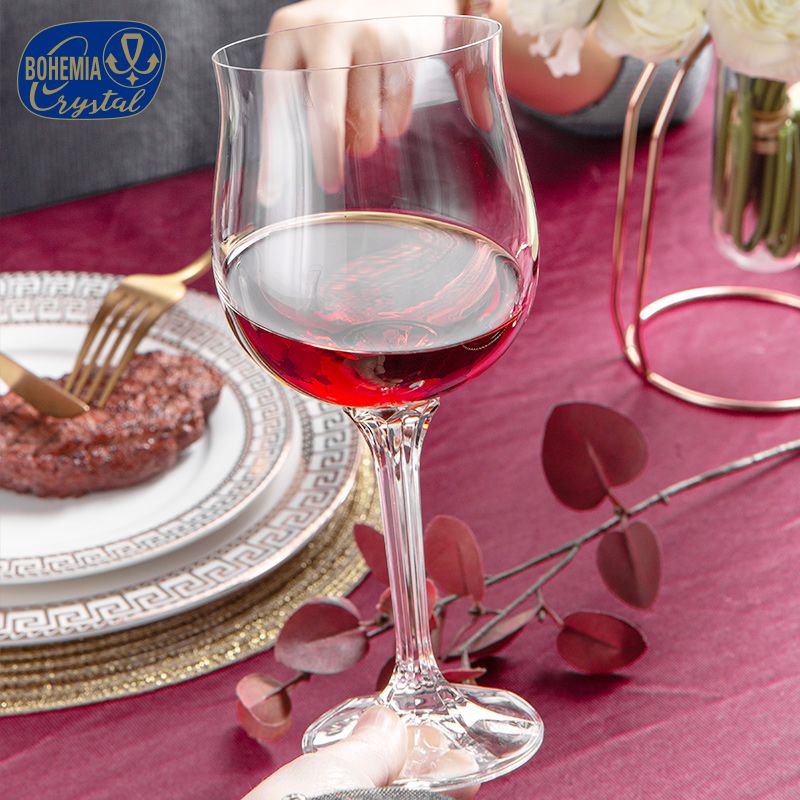 وتستورد الجمهورية التشيكية كأساً من الشمبانيا الكريستال من الرصاص من طراز 40157/180 في لايكس Item Picture