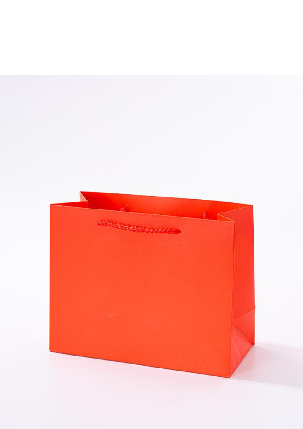 Wholesale and customization of high-end single-color gift bags, special color white card paper, universal handbags, cosmetic gift bags detail image 3