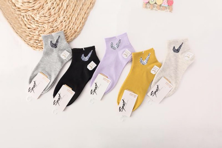 الربيع والصيف والخريف، جوارب نسائية، جوارب قطنية، جوارب كرتونية Item Picture