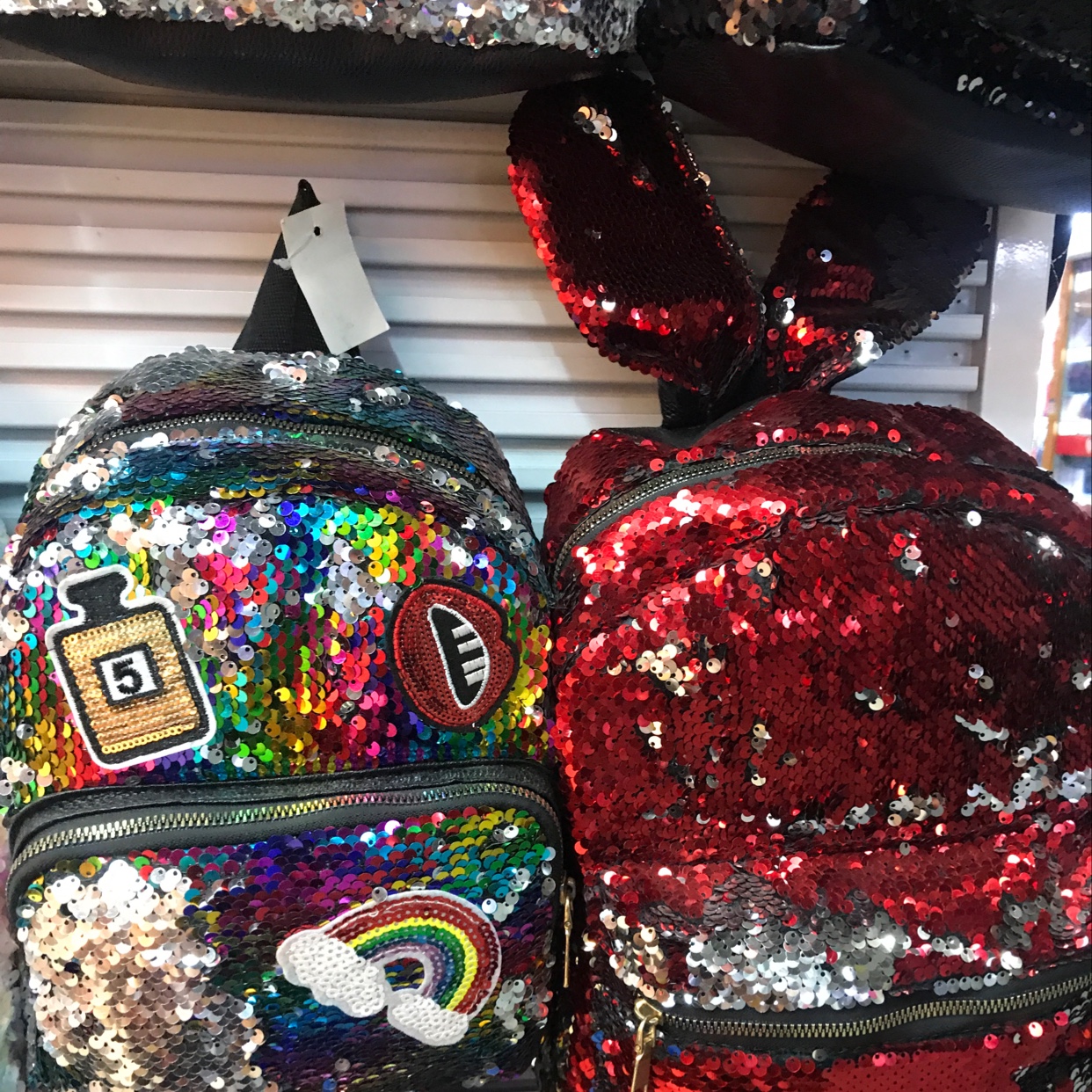 拷包，背包产品图