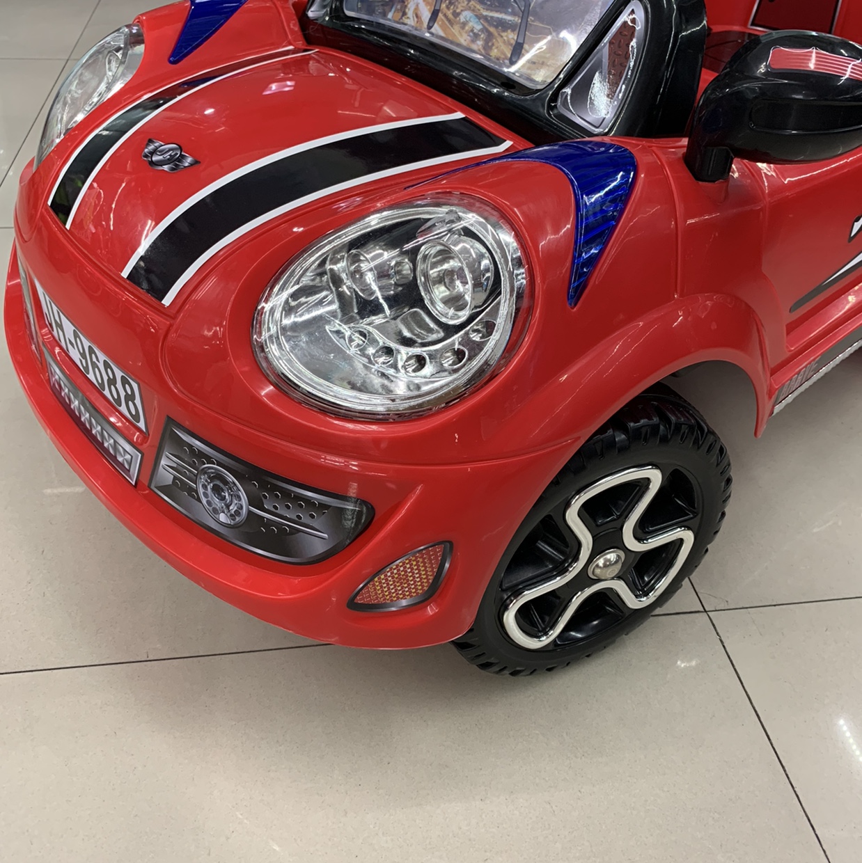 儿童电动车实物图