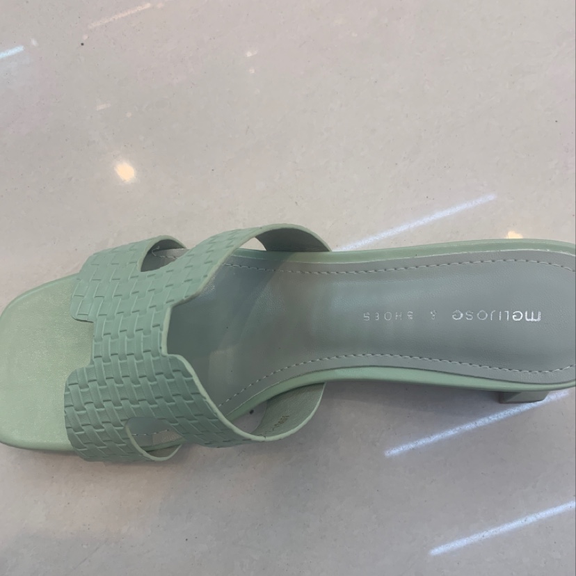 Korean-style cool slippers, summer slippers and fashionable women's shoes details Picture