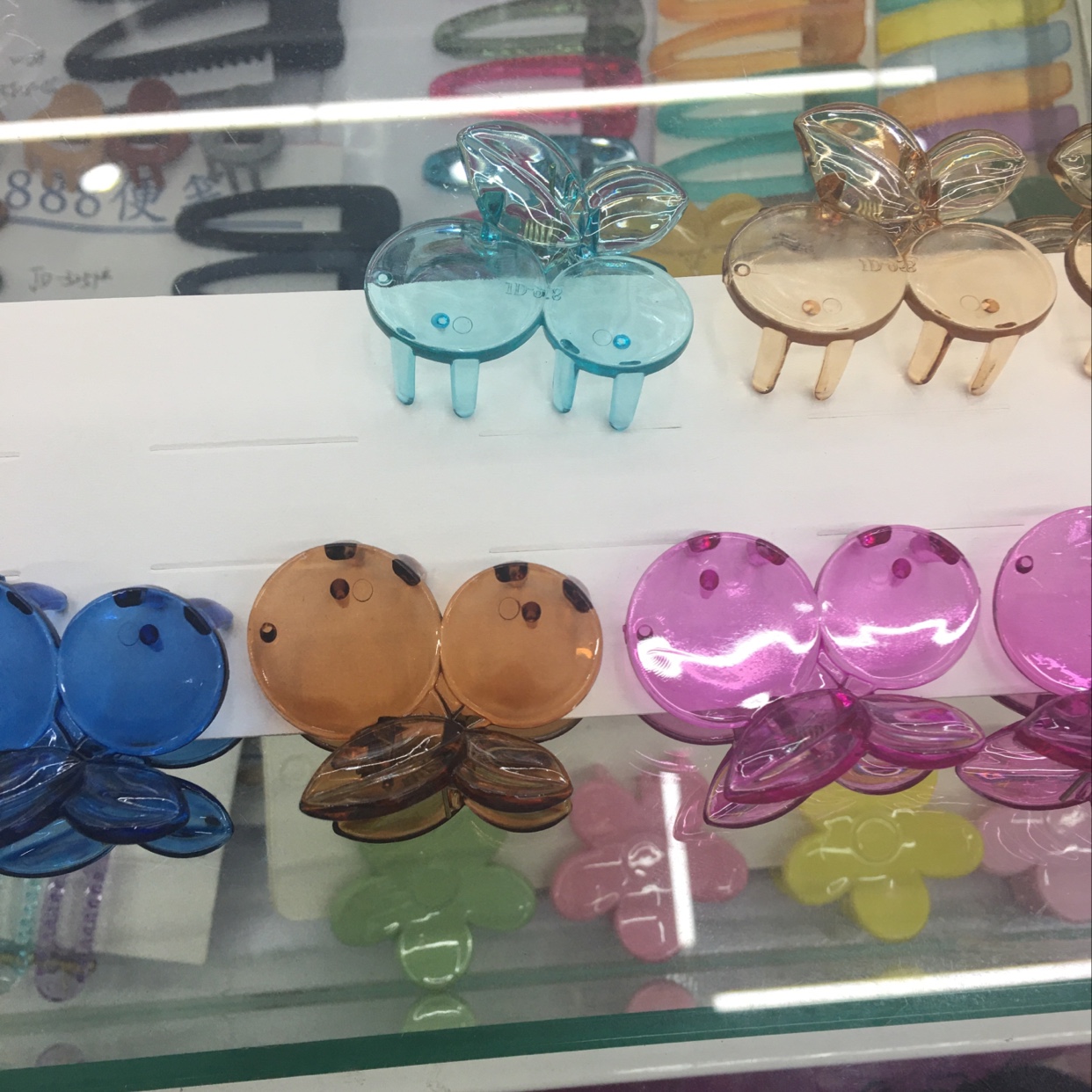 蝴蝶结发夹产品图