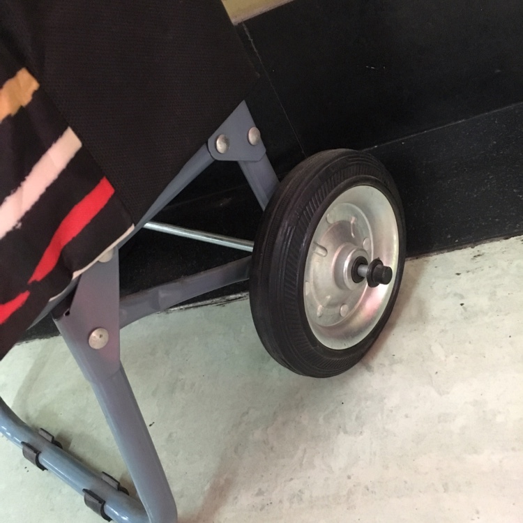 A large shopping cart made of Oxford cloth with straight stripes details Picture