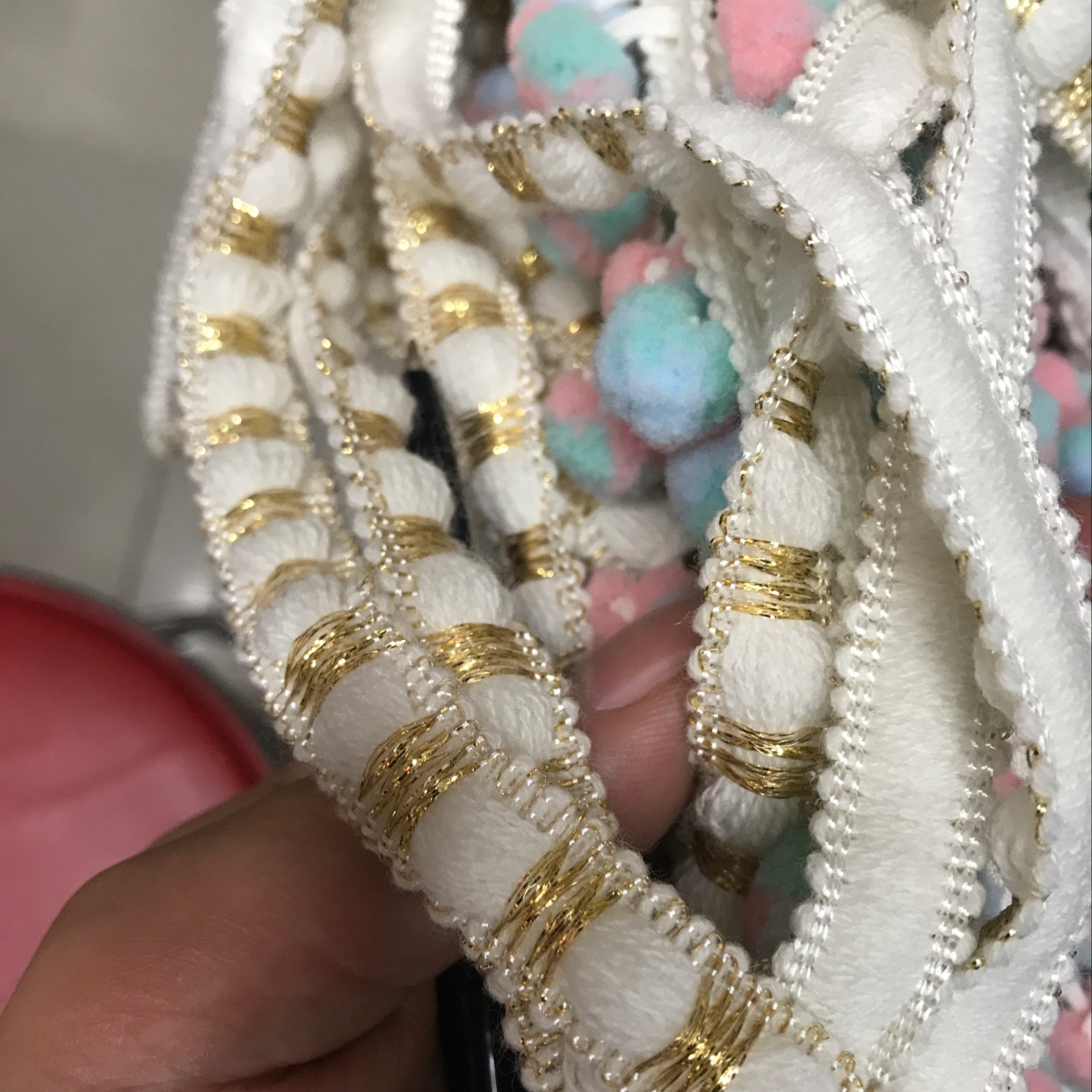 Golden Silk Ball details Picture