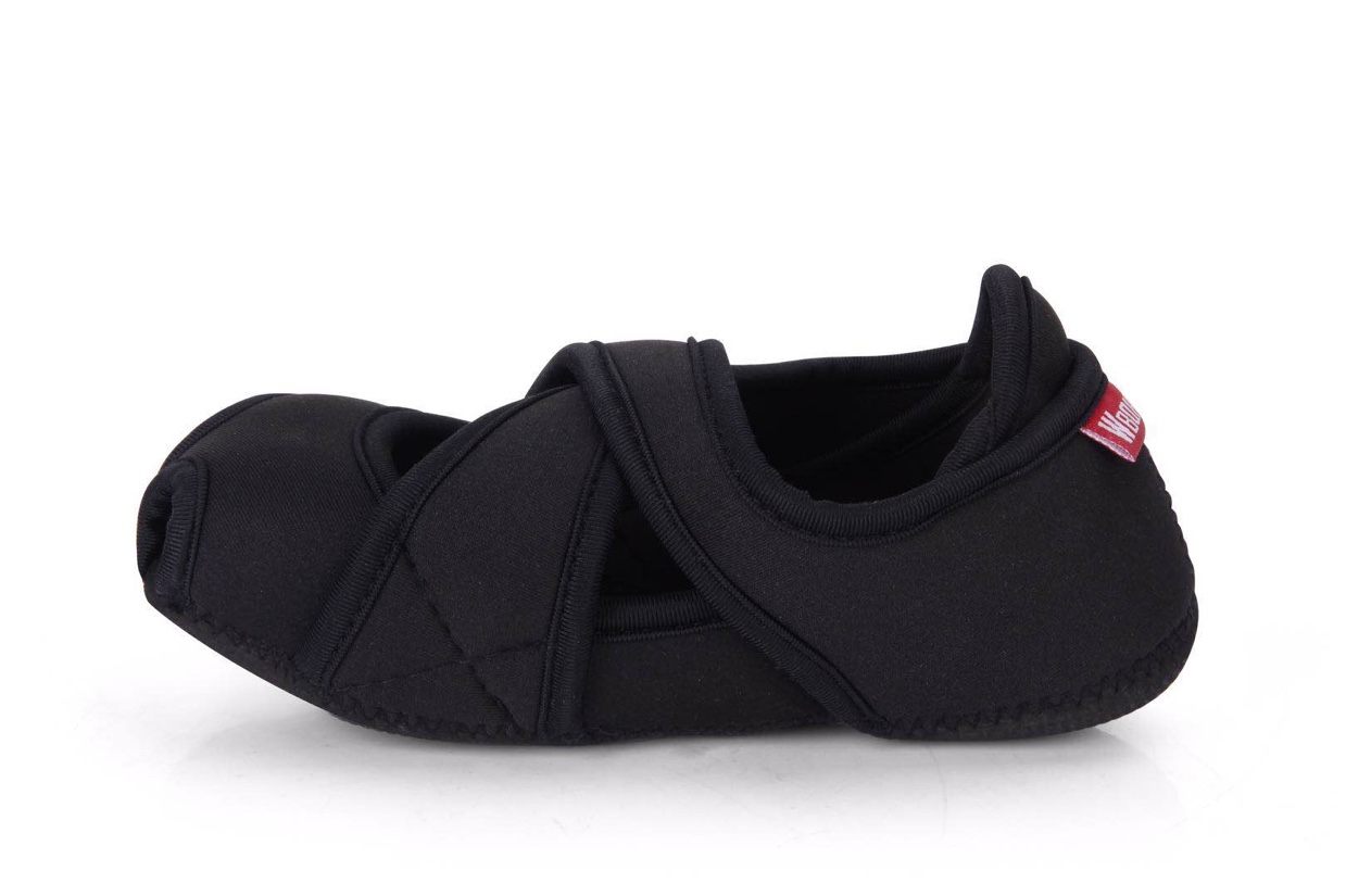 瑜伽鞋！涤纶面料加橡胶材质！均码.脚长.22.5cm/24.5cm白底实物图