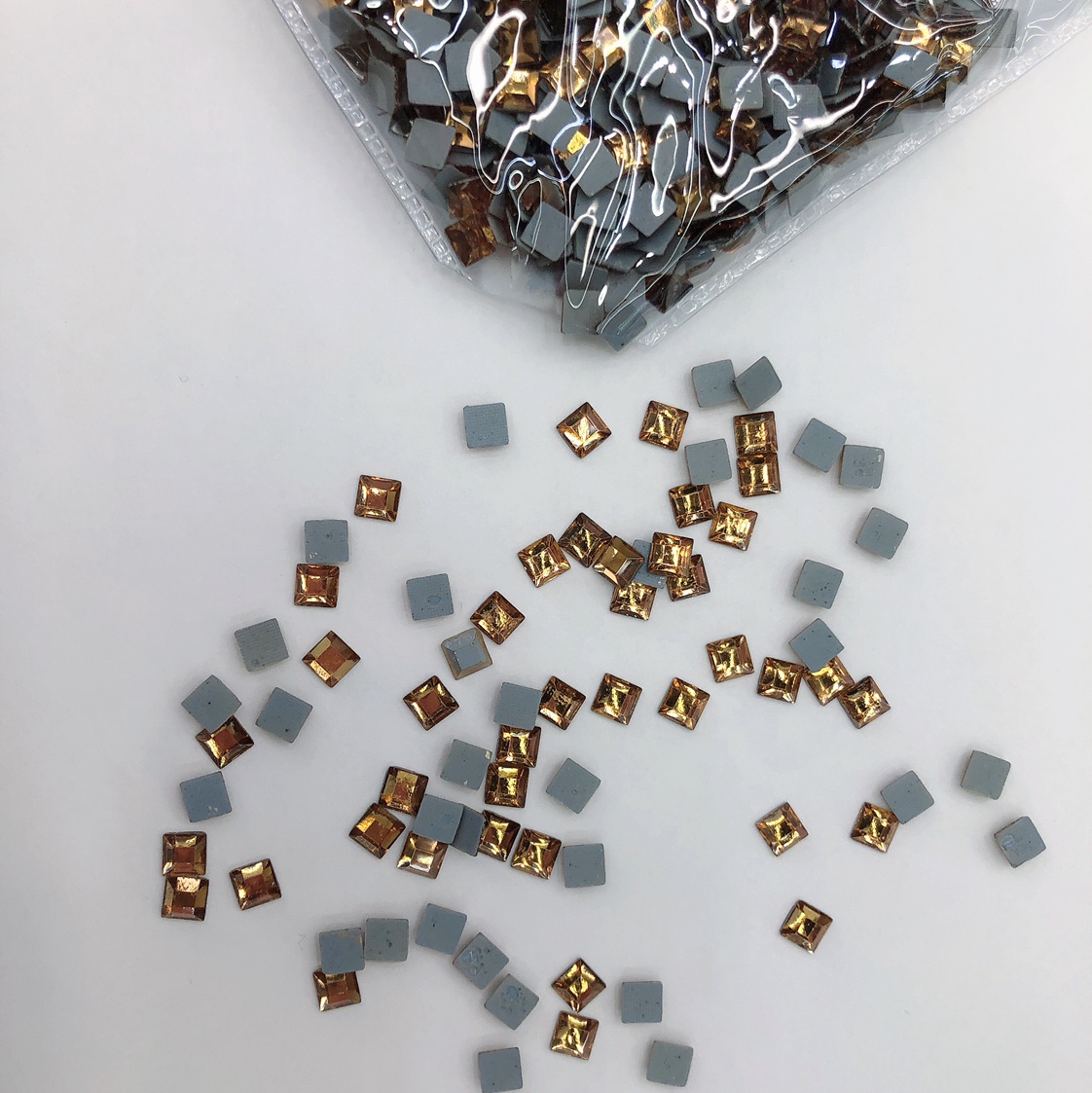 6*6水晶黄树脂钻平底钻玻璃烫钻厂家直销配饰