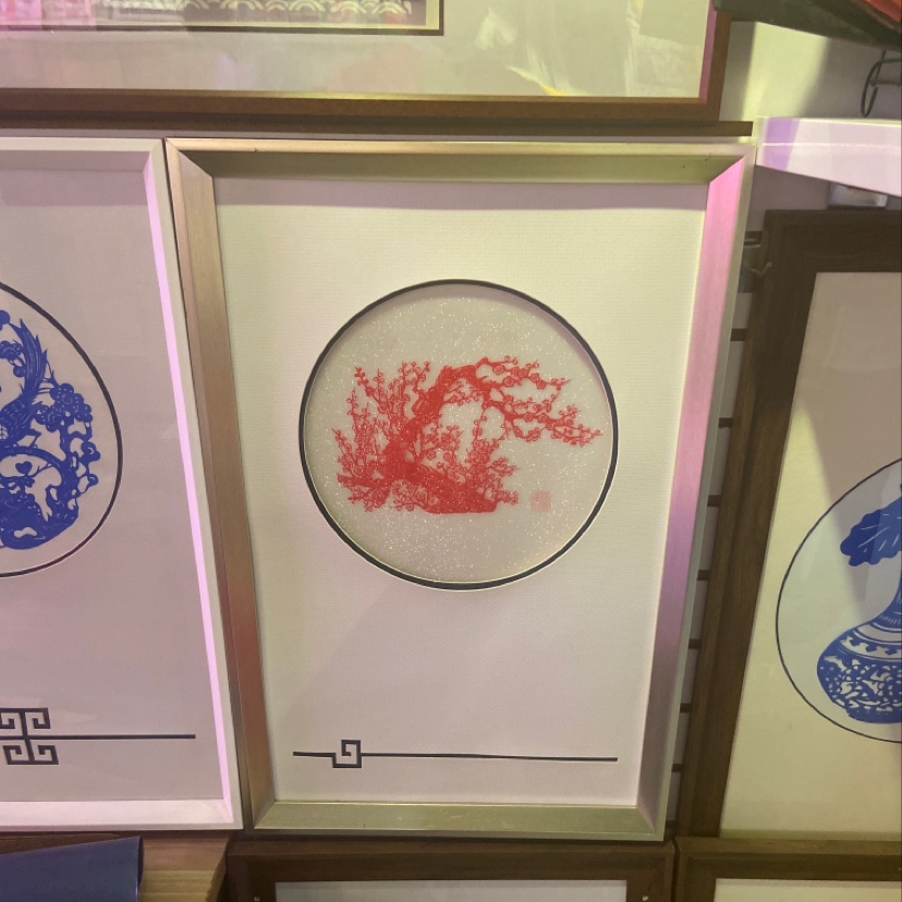 时尚简约手工剪纸画