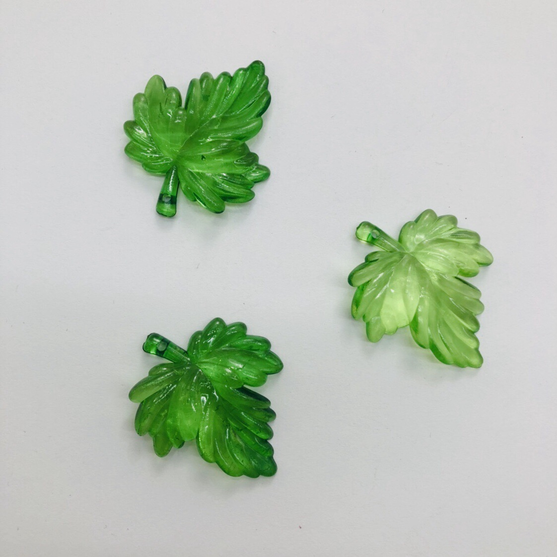 Manufacturers direct acrylic leaves 260#45*38mm