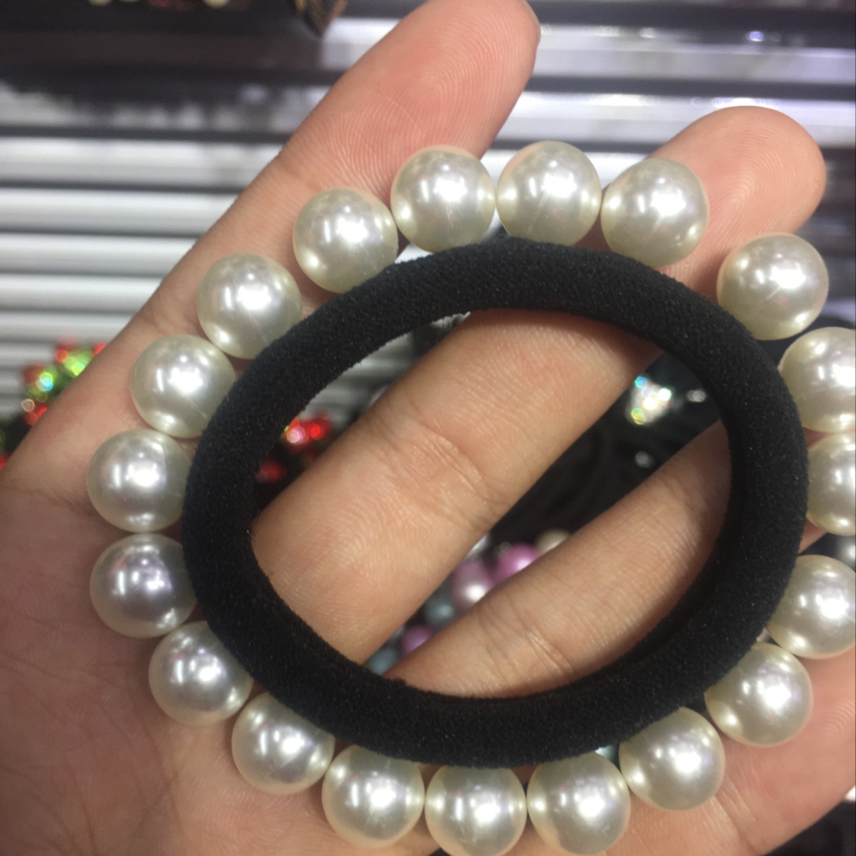 Pearl hair bands thumbnail