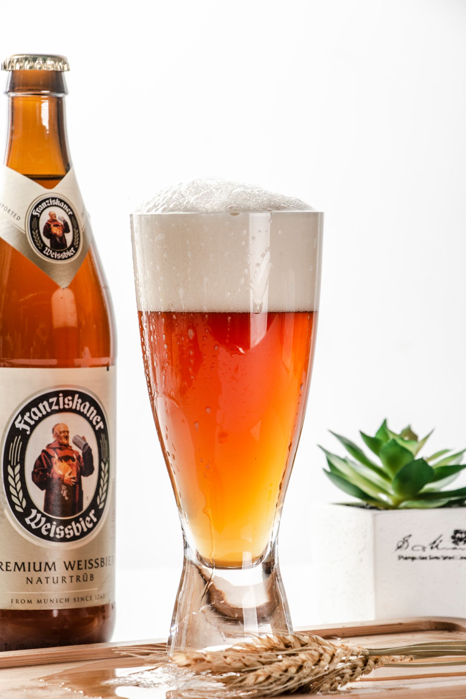 Crystalex imported lead-free crystal beer mugs from the Czech Republic, Senba Series 40427/320 Specification image