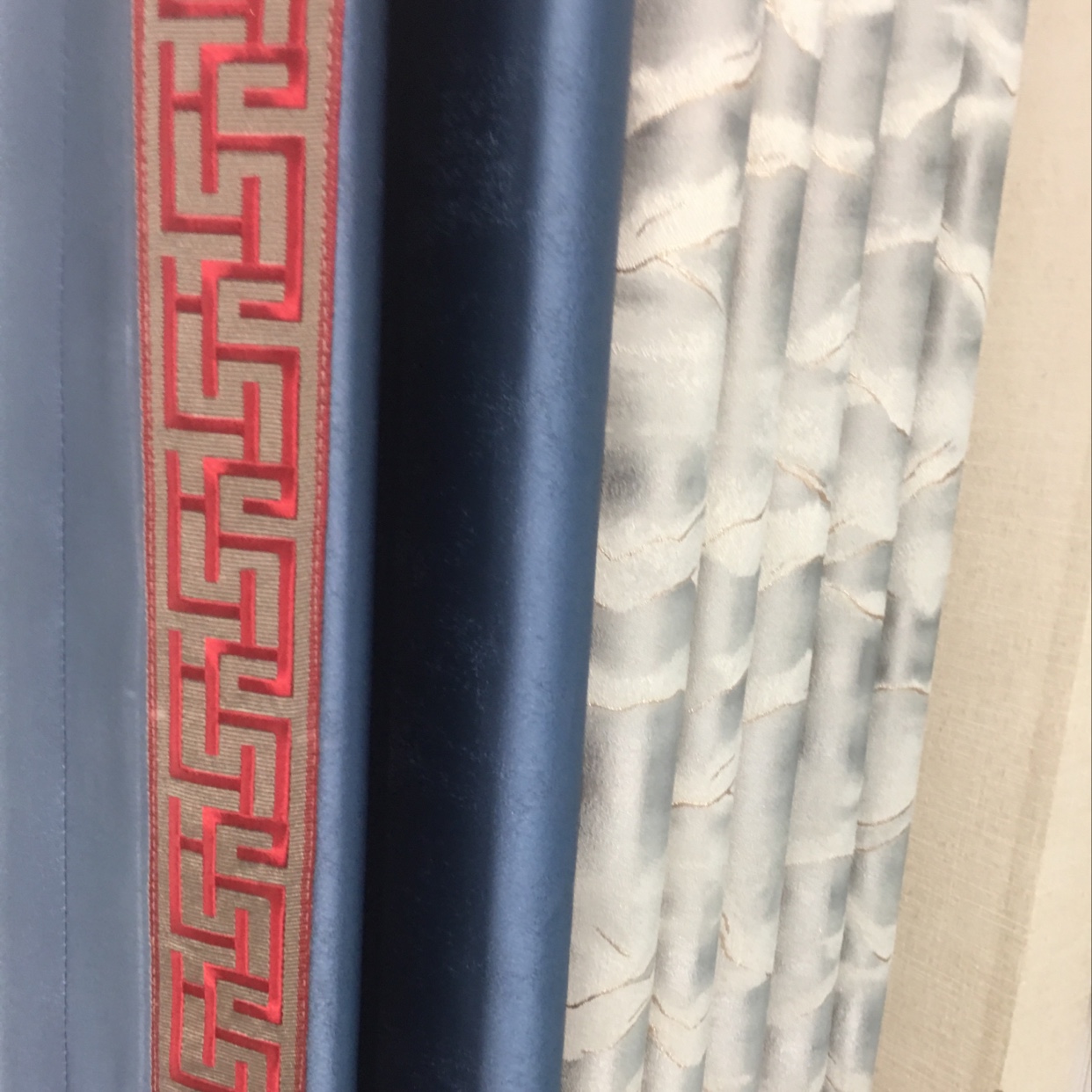 The new high-precision jacquard fabric with a new Chinese style is suitable for living rooms and study rooms Specification image