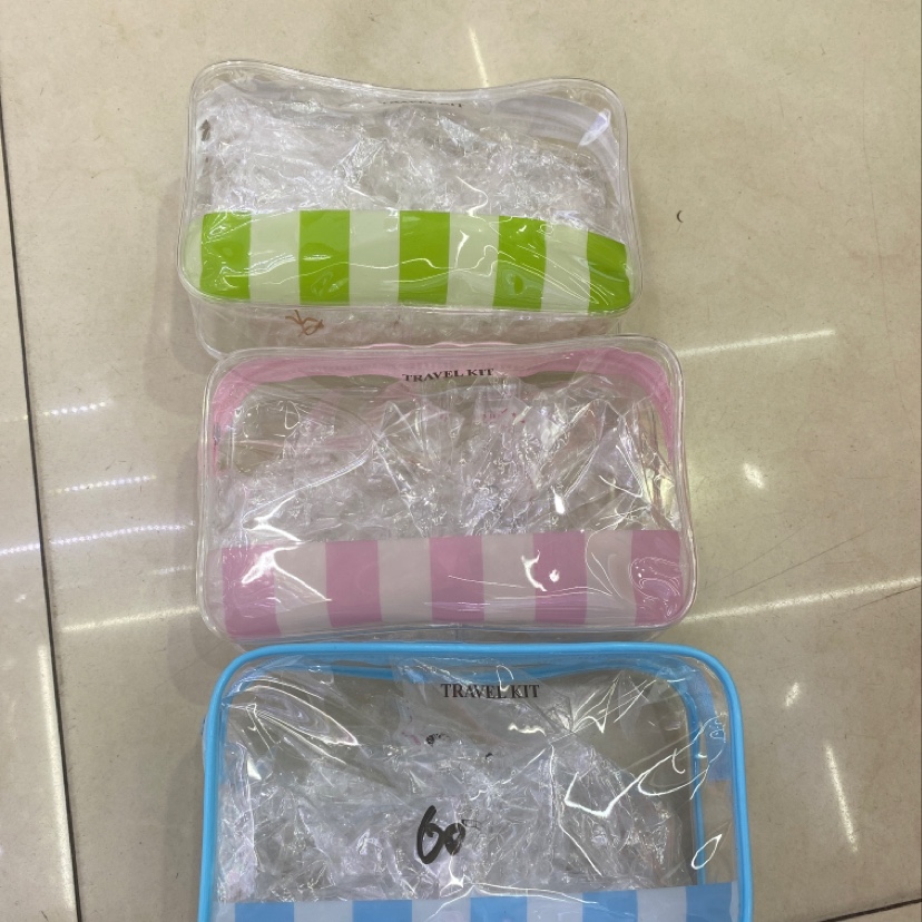 化妆包/洗浴包/塑料包白底实物图