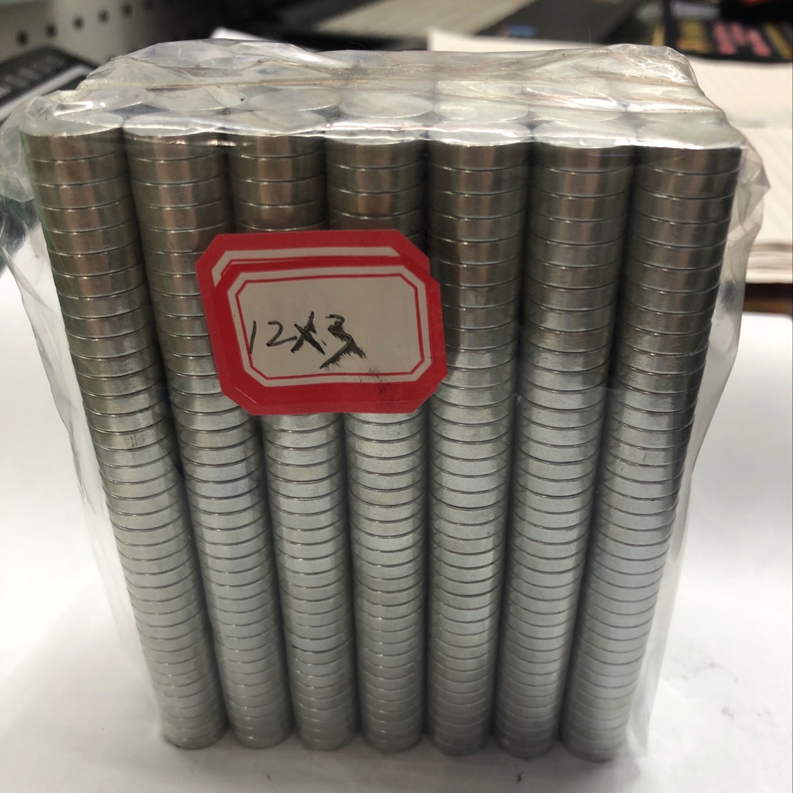 强磁贴12*3