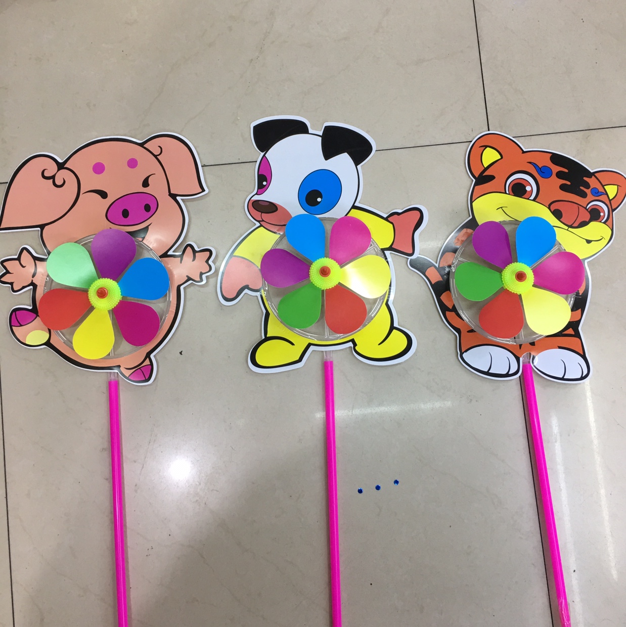 Juguetes de molinos de viento para niños molinos de viento de plástico molinos de viento de dibujos animados decoración accesorios de buggy 1559-9 Application Scenario