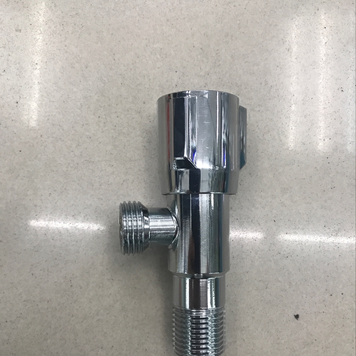 Angle valves thumbnail