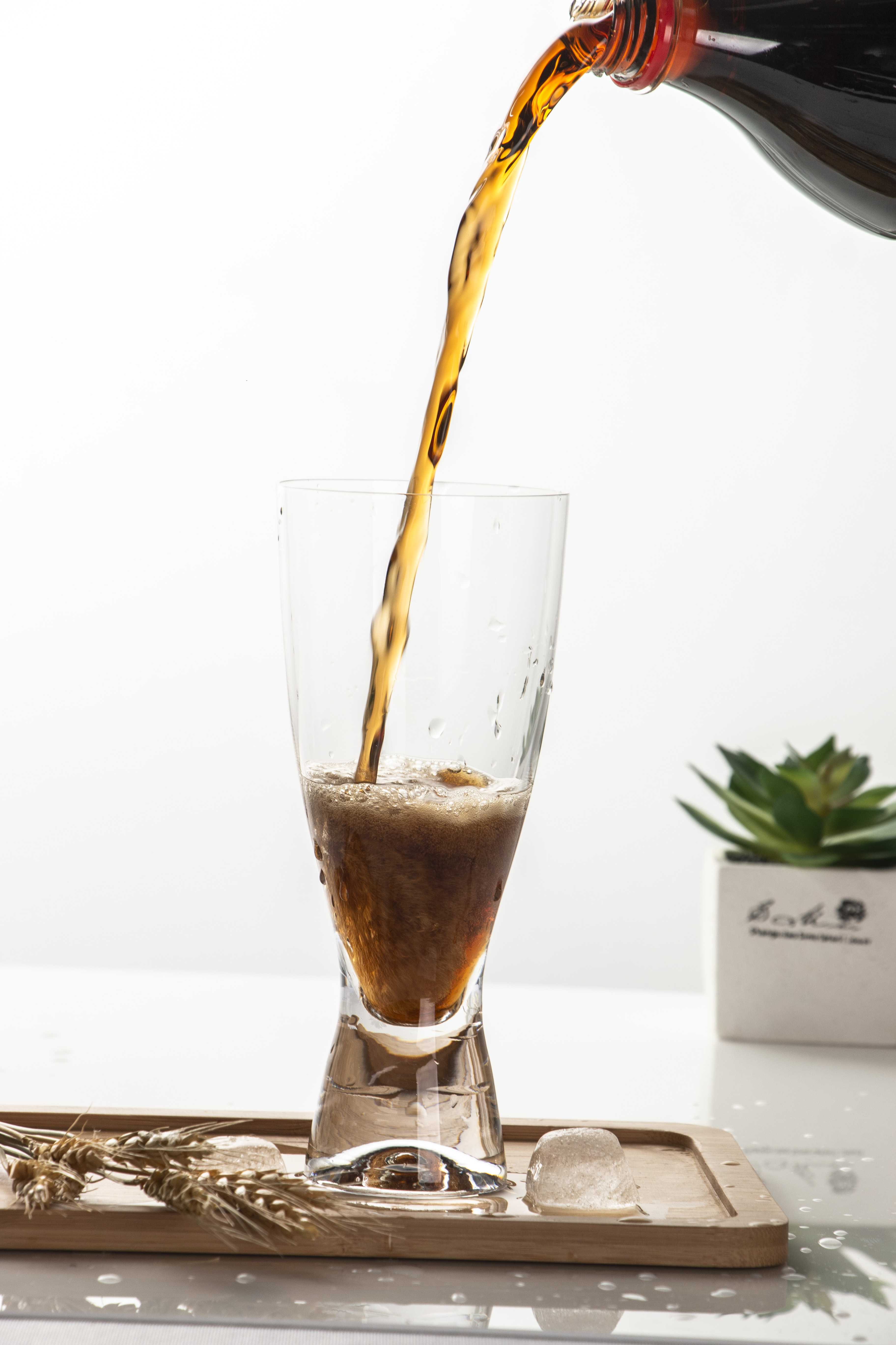 Crystalex imported lead-free crystal beer mugs from the Czech Republic, Senba Series 40427/350 pic 3