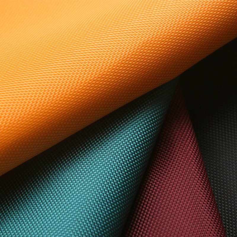 The 1680D double-strand pvc mirror-finished plain weave polyester Oxford cloth bag fabric in stock can be made waterproof and environmentally friendly to European standards detail image 2