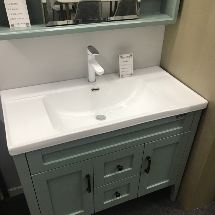 The 1-meter-long bathroom cabinet does not include the faucet Item Picture