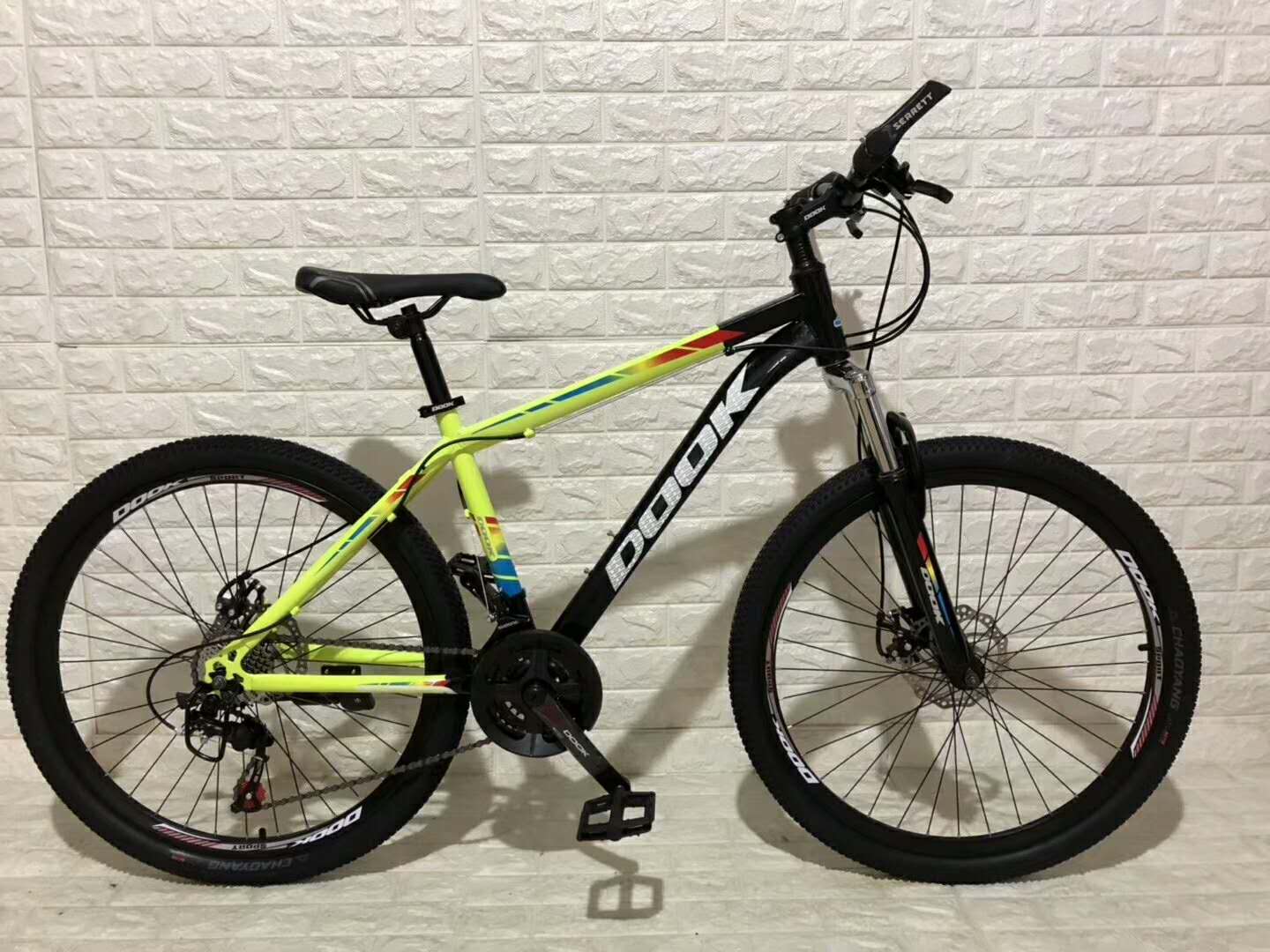 Mountain bike 26 inches 21 speed high carbon steel frame double disc brake mountain bike new factory direct sale