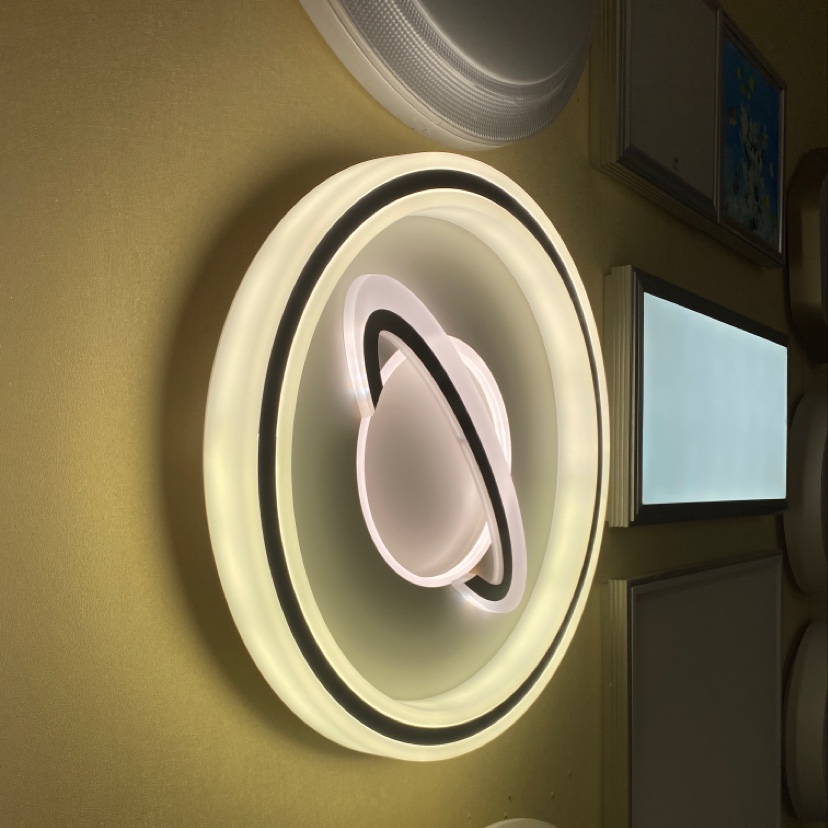 The ceiling lamp in the bedroom is simple and elegant with high illuminance details Picture