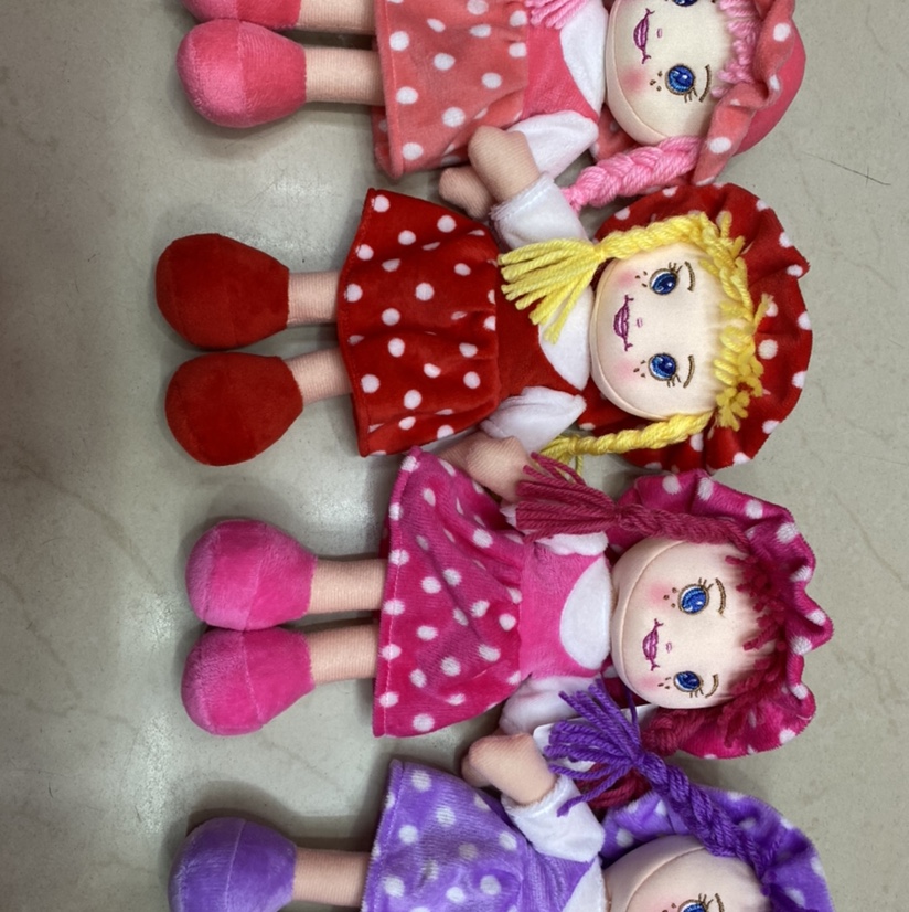 Plush toys and figurines are the favorite of Bao Bao. Factory direct sales