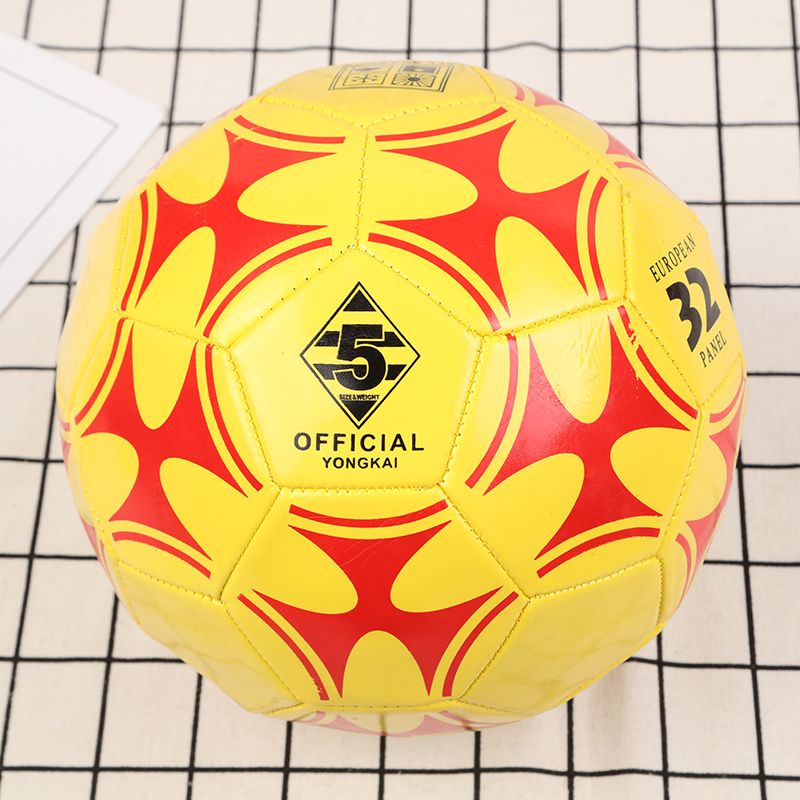 Hot style children's football custom no. 5 black and white football with classic PVC machine sewing football primary and secondary school students training details Picture