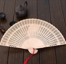 木质扇子中国风檀香扇古风随身镂空全木扇
折扇女式折叠扇