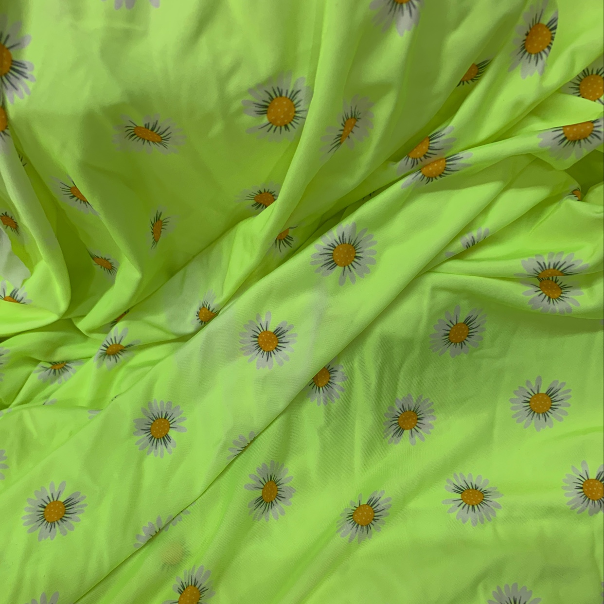 Ice silk printed fabric is used to make ice sleeve handicrafts for clothing details Picture