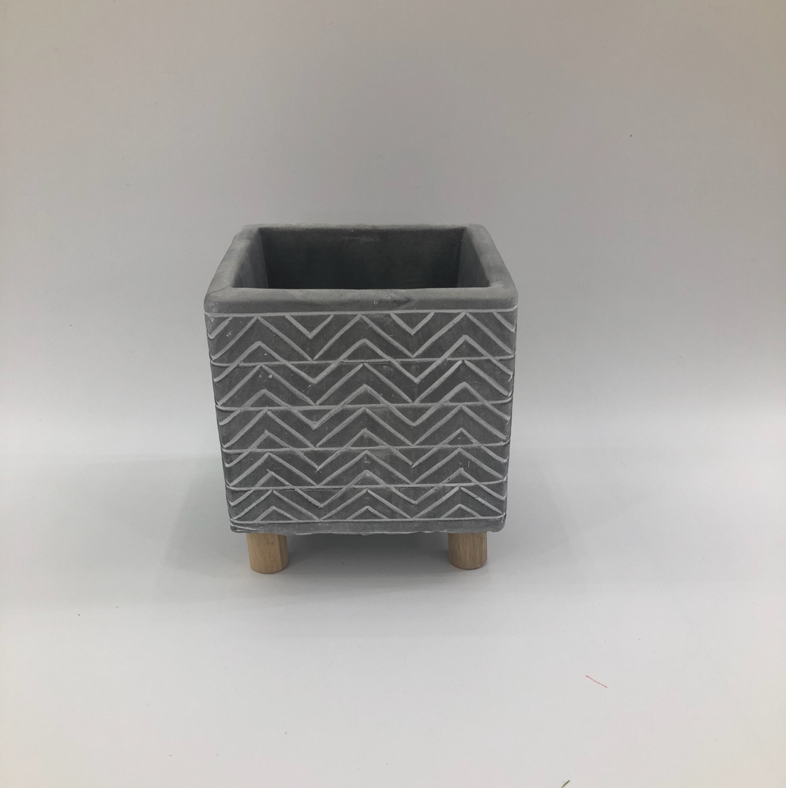 Cement four - legged flowerpot thumbnail