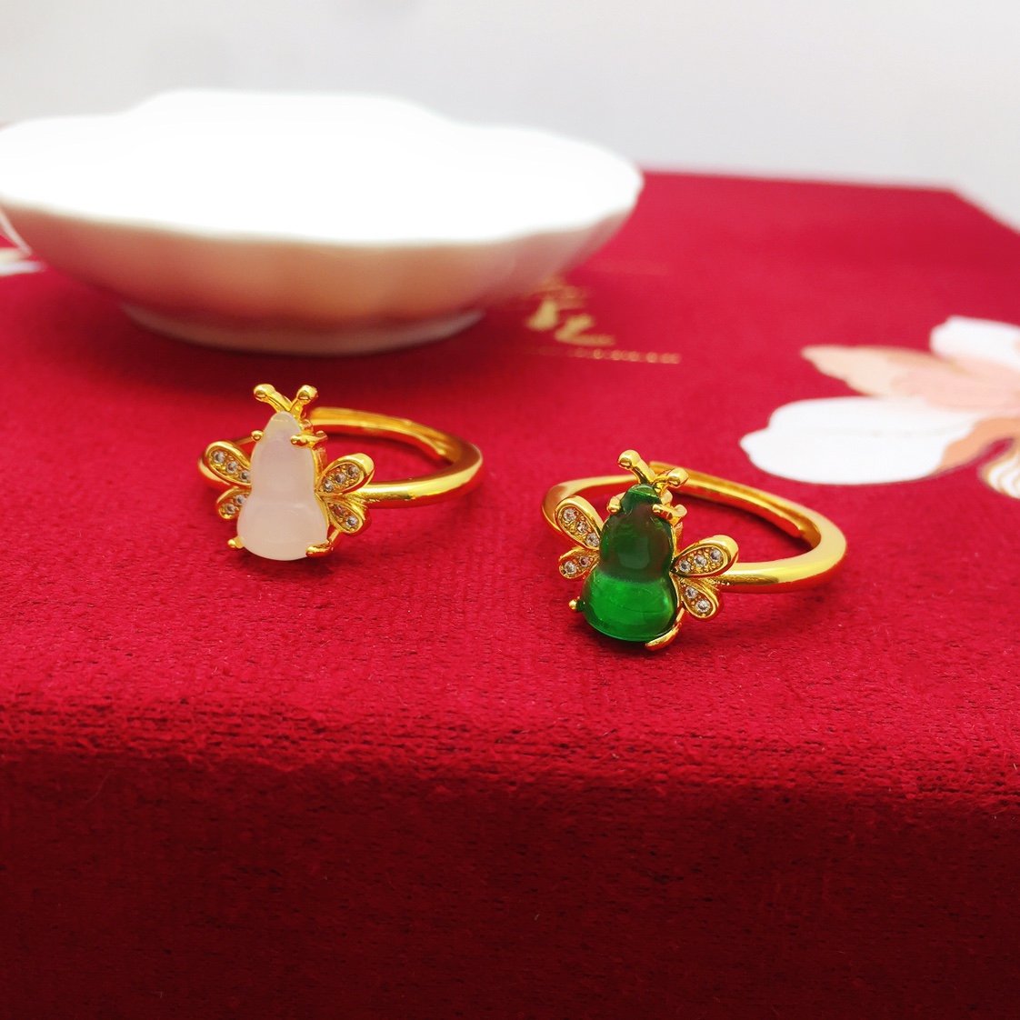 Bee ring